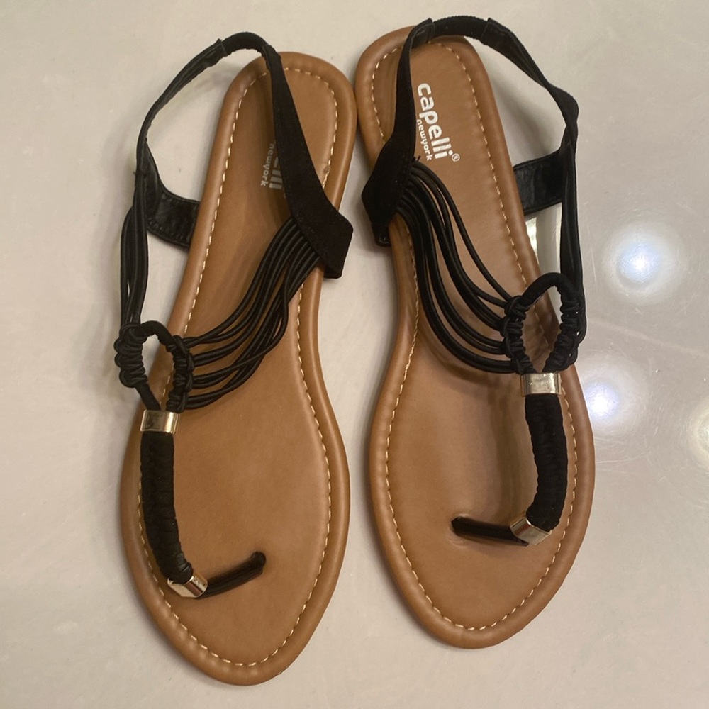 black sandals size 8